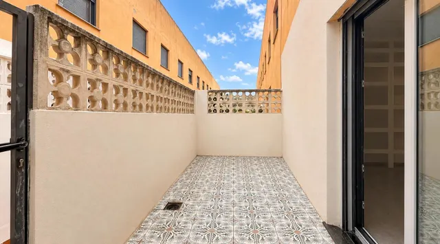 DEL PATIO A LA PISCINA. DE LA TERRAZA A LA MONTAÑA. ENTRE AMBOS, 161 M2 PARA TERMINAR A TU MANERA.!! — 24