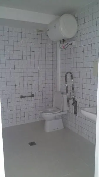 EN VENTA LOCAL COMERCIAL EN LOS CRISTIANOS — 7