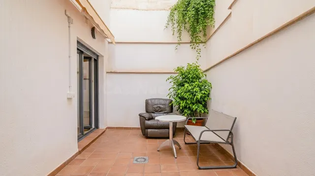 Precioso duplex moderno con patio — 2