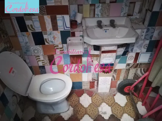 CASA EN ZONA OLLERIAS PARA DEMOLER O REHABILITAR. — 4