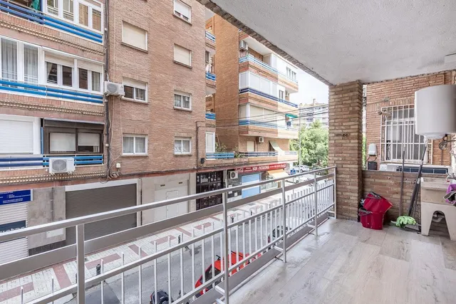 Piso reformado en Avenida Barcelona — 2