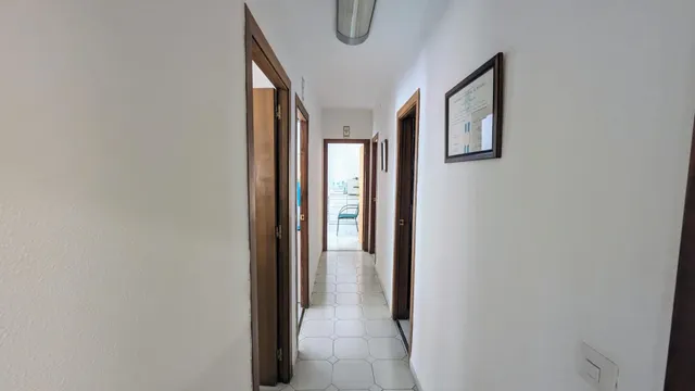 PISO EN EL CENTRO DE FUENGIROLA CON 4 DORMITORIOS APTO PARA CLÍNICA DENTAL — 12