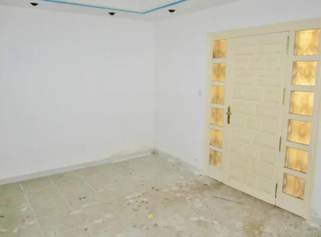 Oportunidad invesores!!! Gran local comercial de 300 metros en la Av. de Denia. — 28