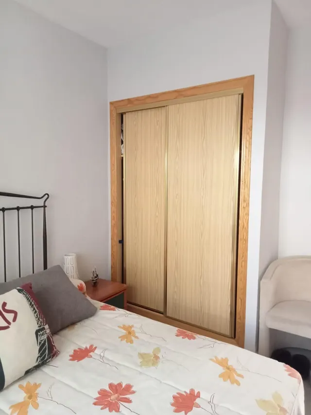 Chalet independiente de una planta con solárium, trastero y jardín consolidado — 10