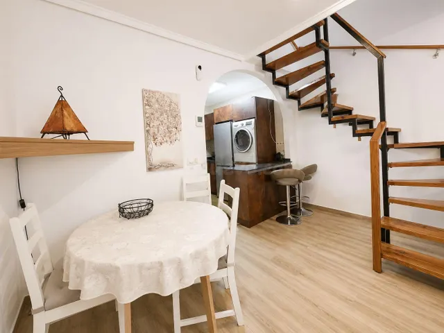 CASA ADOSADA DE 2 DORMITORIOS ORIENTADA AL SUR CON JARDÍN Y PISCINA PRIVADOS | TORREVIEJA — 8
