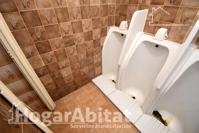 AMPLIA CASA PARA REFORMAR CON 7 DORMITORIOS EN EL CENTRO — 39