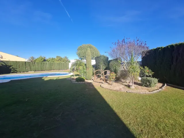 CHALET INDEPENDIENDIENTE EN PARCELA DE 1.450 M2, PISCINA Y AMPLIAS ZONAS EXTERIORES — 6