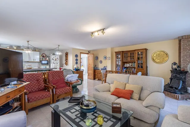Chalet independiente con muchas posibilidades en Gojar. — 28