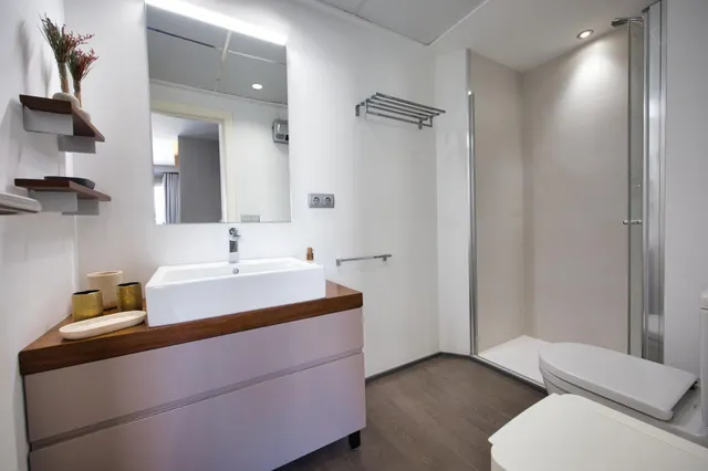 Ático con gran terraza y solárium privado en el corazón de Alicante — 29