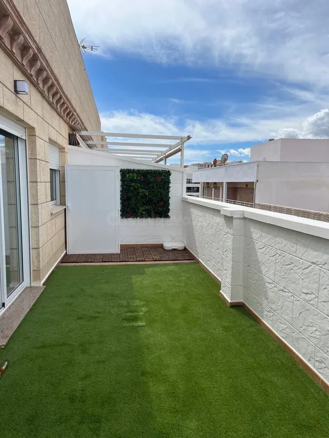 BONITO ÁTICO EN TORREVIEJA:2 HAB, 2 BAÑOS - foto 3