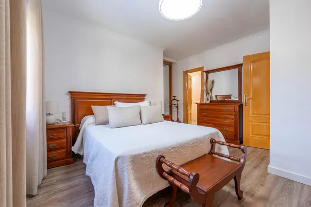 CHALET CON PISCINA Y JARDÍN A SOLO 10 MINUTOS DE GRANADA — 45