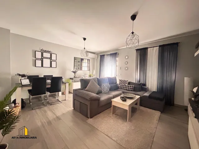 CHALET ADOSADO TOTALMENTE REFORMADO · CALIDAD, LUZ Y CONFORT — 6