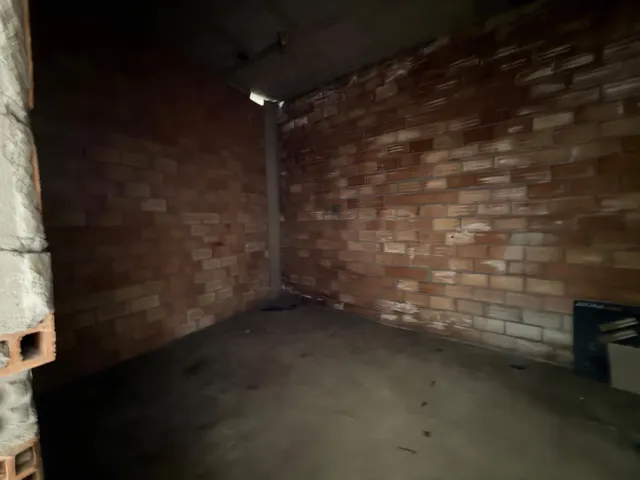 Venta de local comercial en Gojar. — 10