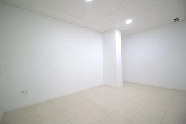 Se alquila entresuelo comercial — 11