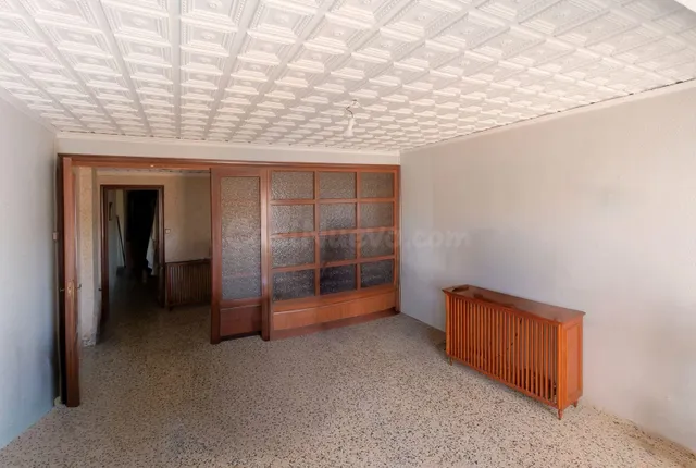 AMPLIA VIVIENDA DE 4 DORMITORIOS - foto 2
