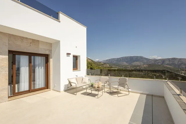 Villa 3 habitaciones 165m² en venta - Casco urbano — 18