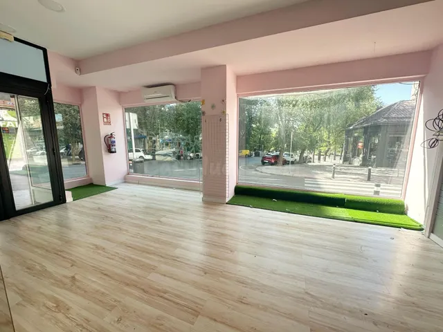 ALQUILER DE LOCAL COMERCIAL EN ESQUINA – AV. DE BETANZOS CON - foto 3