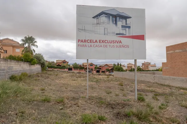 VENTA DE PARCELA EN LA URBANIZACIÓN CAÑADAS DEL PARQUE — 23