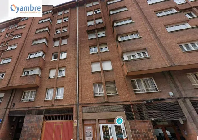 Venta de Piso en Travesía Vidriera,De La Nº 8 Avilés (Asturias) — 2