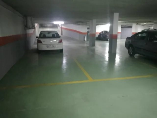 PLAZA DE GARAJE EN ZONA CENTRO — 3
