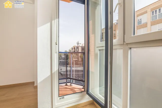 PISO DE 102 METROS CONSTRUIDOS  3 DORMITORIOS, 2 BAÑOS Y VESTIDOR EN EL ALTET — 8