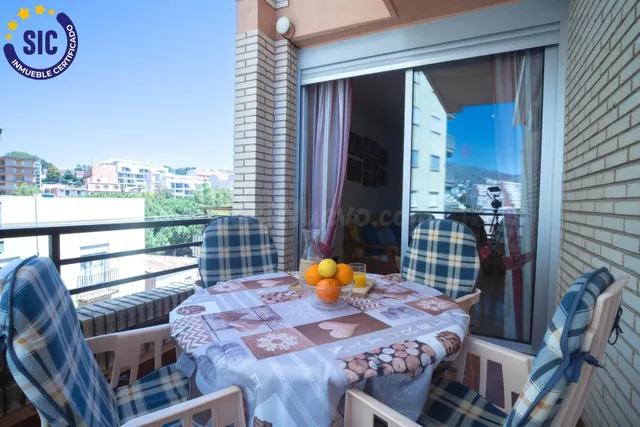 Apartamento dúplex de 3 dormitorios, 2 baños, aseo y garaje  - foto 2