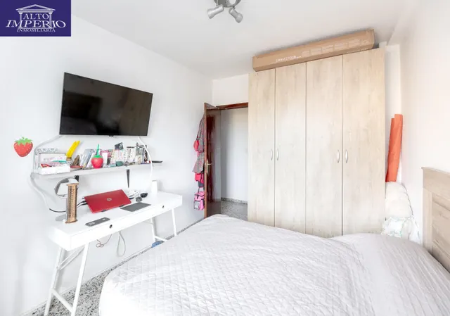 En Venta Piso de 4 dormitorios con ascensor, ideal para reformar a tu gusto. — 11