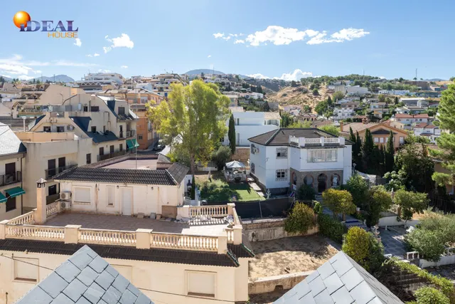 ÁTICO DÚPLEX EN EL BARRIO DE MONACHIL. — 27