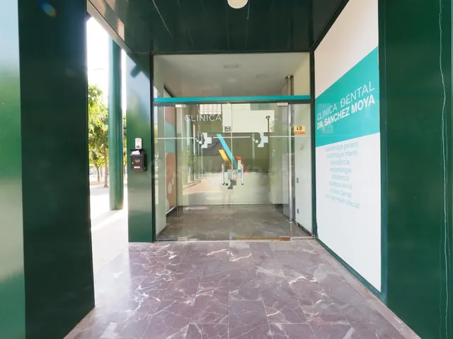 SE VENDE LOCAL COMERCIAL EN TERRASSA, ZONA ESPORTIVA - foto 3