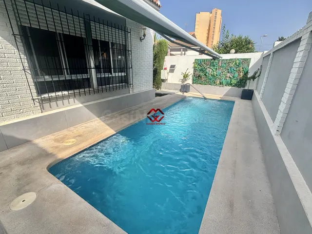 Chalet independiente en planta baja con piscina y gran parce