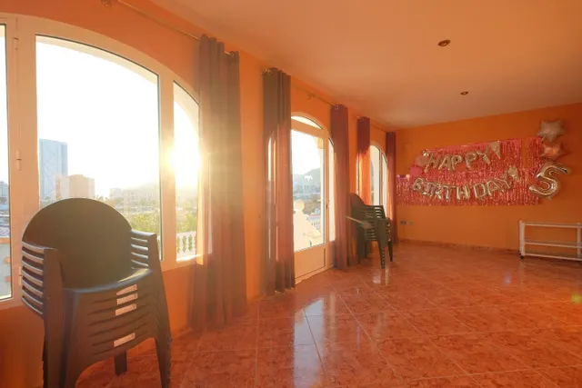 INCREÍBLE VILLA FAMILIAR EN LA MEJOR ZONA — 15