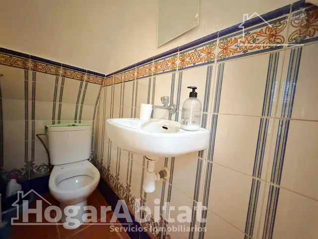 ¡En buena zona! Casa amplia y luminosa con gran terraza y balcón — 37
