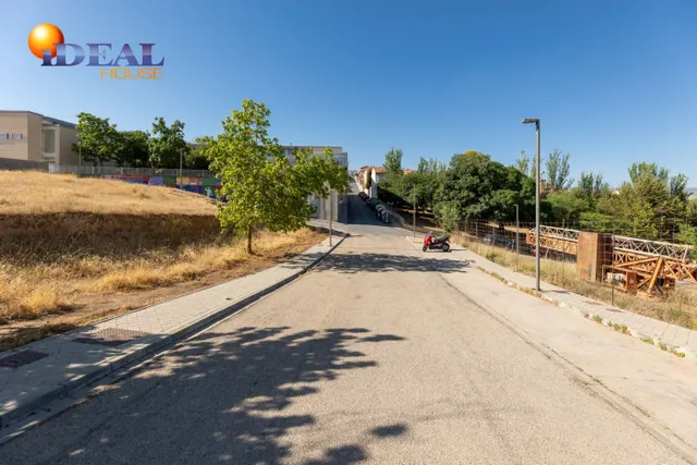Venta de solar urbano de 258 m2 en Otura (Granada) — 8