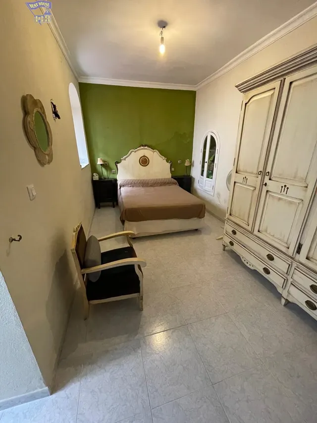 SE VENDE CASA EN ZONA DEL BARRIO BAJO — 33