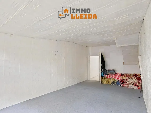 Casa adosada en Cervera muy céntrica — 23