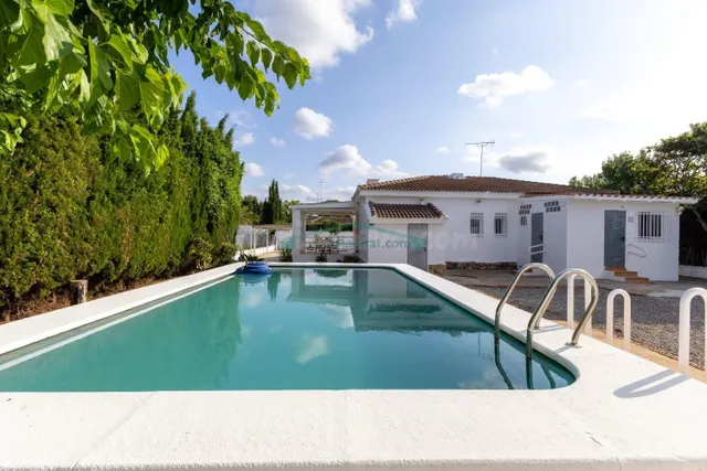 Chalet independiente reformado en una de las zonas residenci - foto 2