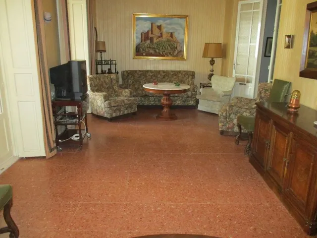 CASA DE 550 M2 CON  PATIO DE 260 M2  Y GARAJE DE 150 M2. — 6