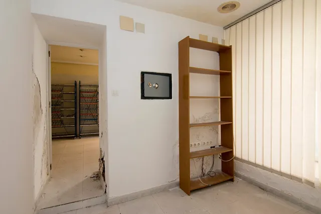 Escpecatcular Casa- Edficicio en el Centro de Baza — 19