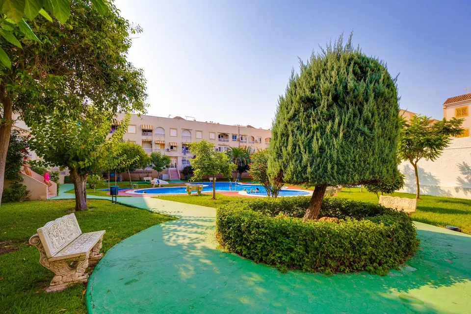 APARTAMENTO DE 2 DORMITORIOS 1 BAÑO EN PLAYA DEL ACEQUION EN TORREVIEJA