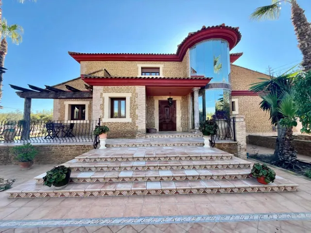 Descubre el Lujo y la Tranquilidad: Casa de Campo en Rojales - foto 2