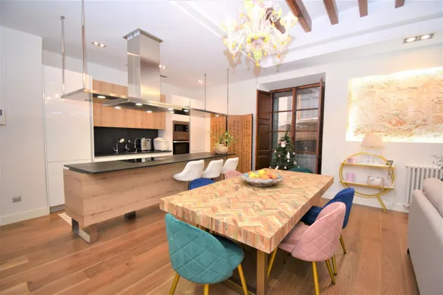 PISO EN VENTA CON PLAZA DE GARAJE JUNTO A LA CATEDRAL — 25