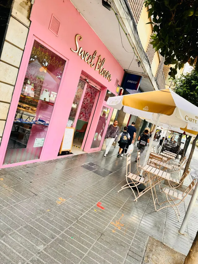 Ocasión única!!! Traspaso y alquiler cafeteria/pasteleria en Avd Al Vedat , Torrent — 5