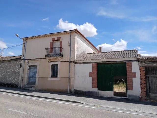Casa en venta en Olombrada (Segovia). Para reformar. Ref.204