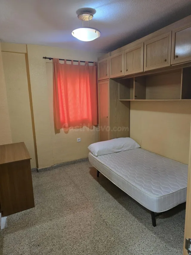 SE ALQUILA PISO PARA ESTUDIANTES EN PLAZA SAN PANTALEÓN – 4  - foto 3