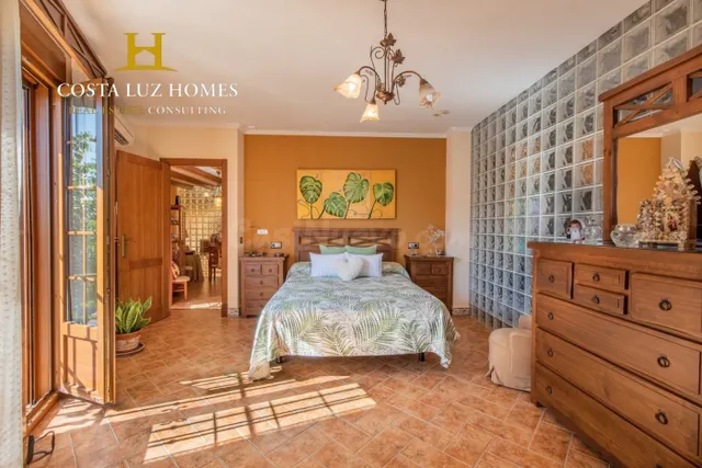 Casa 4 habitaciones 322m² en venta - Portichuelo - foto 4