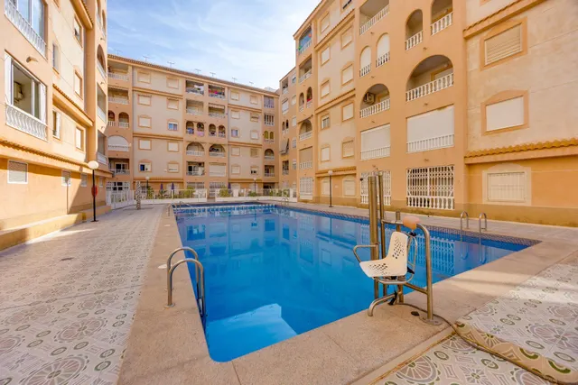 Apartamento de 2 dormitorios y piscina comunitaria en Playa del Cura — 27