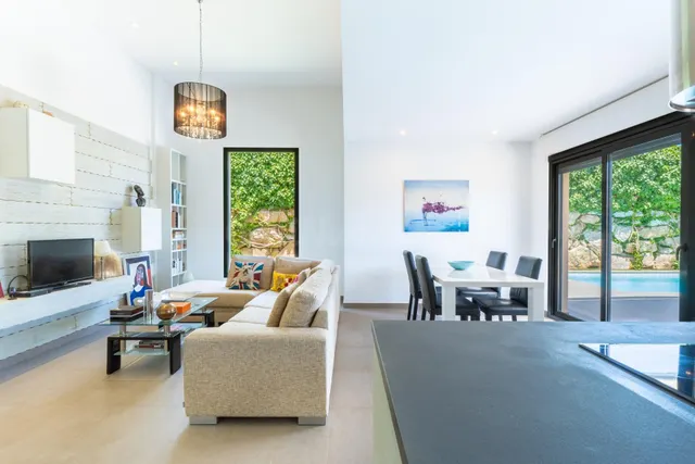 VILLA MODERNA CON PISCINA PRIVADA Y ESPECTACULAR SOLARIUM | CIUDAD QUESADA — 15