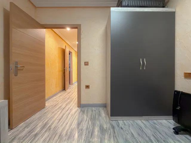 Acequion! Impresionante apartamento reformado con diseño vanguardista y toques rústicos + Enorme terraza con vistas laterales al mar y piscina comunitaria (150 mts playa) — 35