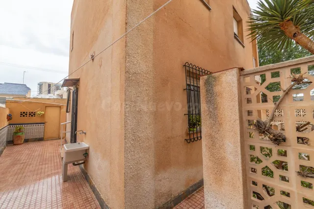 Amplio Chalet independiente en Santiago de la Ribera por €285,000 — 5