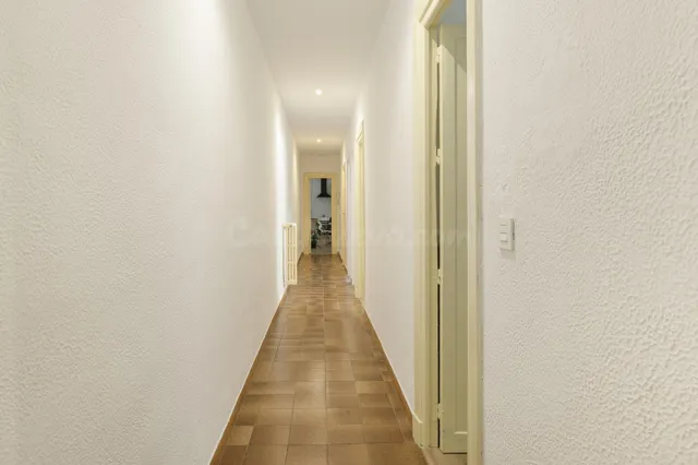 ✨ EXCLUSIVO PISO DE 253 m2 EN GRANADA CENTRO – 2.800 €/MES DE RENTABILIDAD — 2
